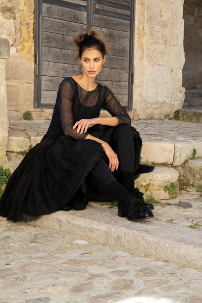 MegByDesign - Evie top, cotton mesh. Black.