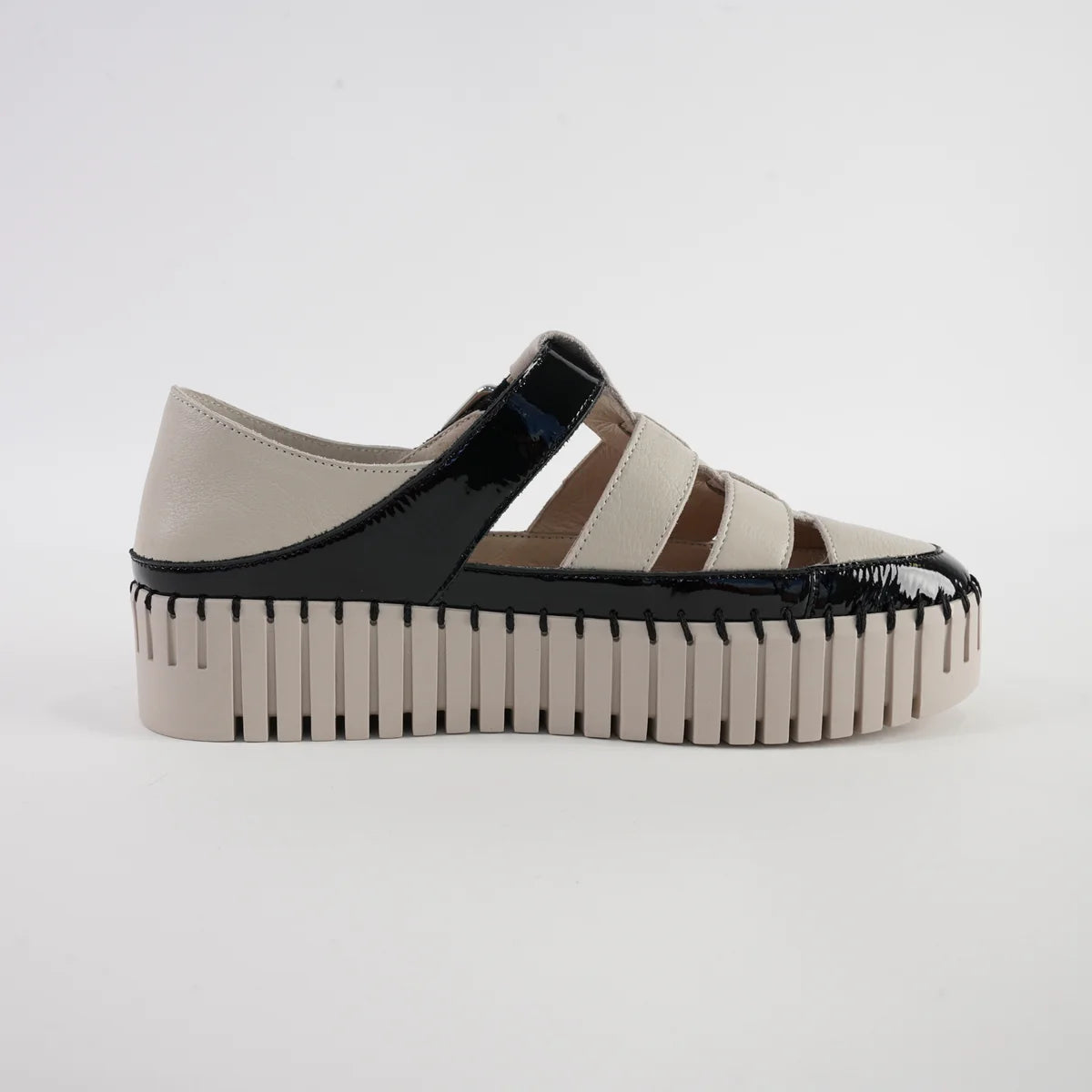Django & Juliette - Baytown Sneaker. Black/Almond.