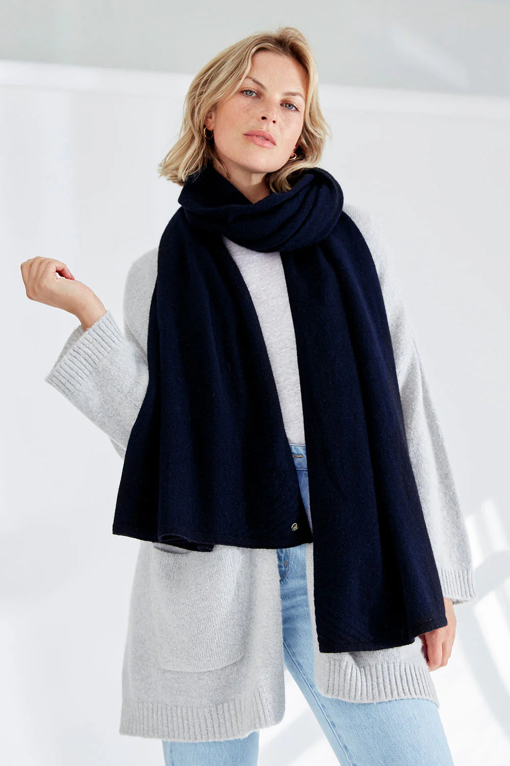 Mia Fratino - Cashmere Travel Wrap. Black.