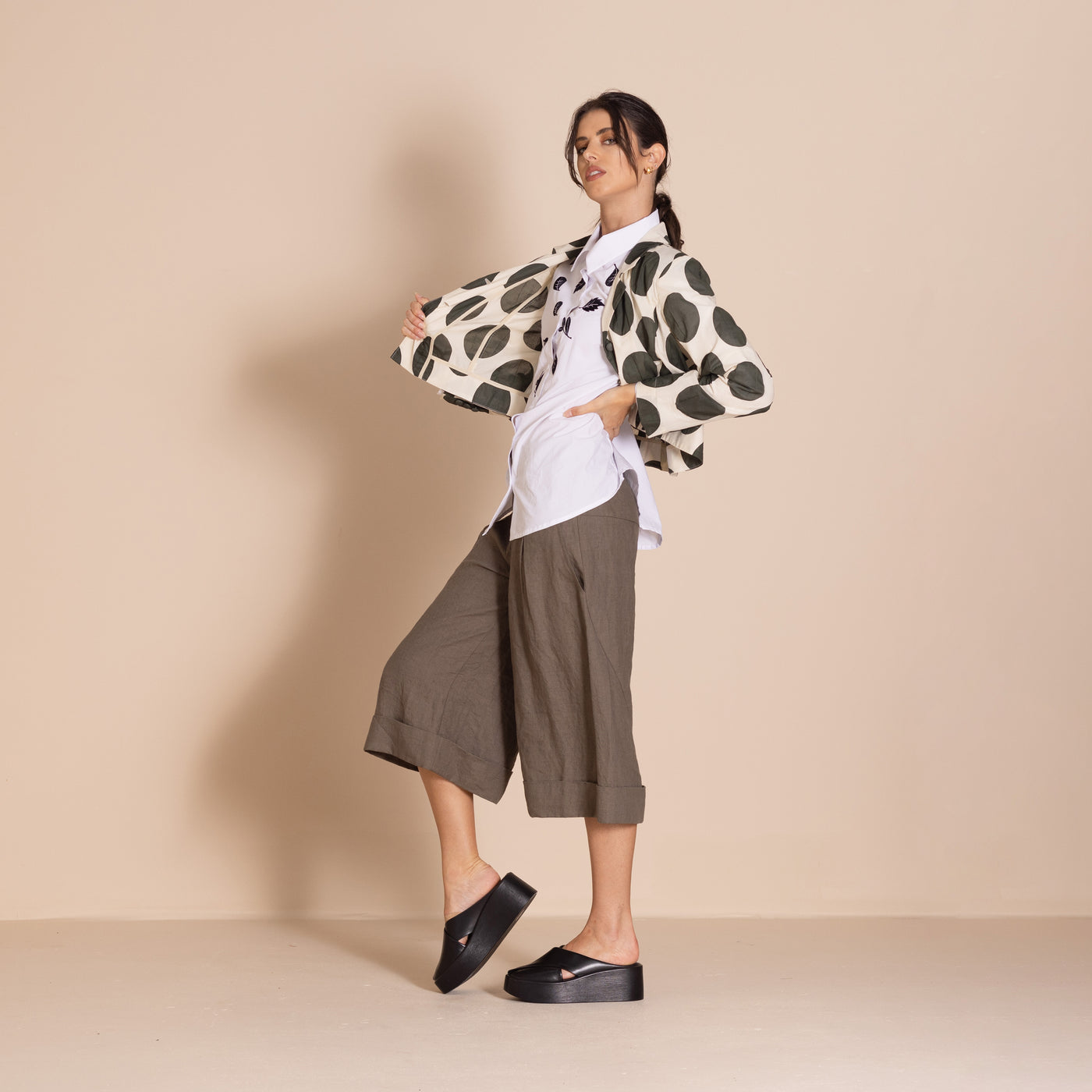 Megan Salmon - Cinema Tailored Birdie Jacket. Cream/Khaki.