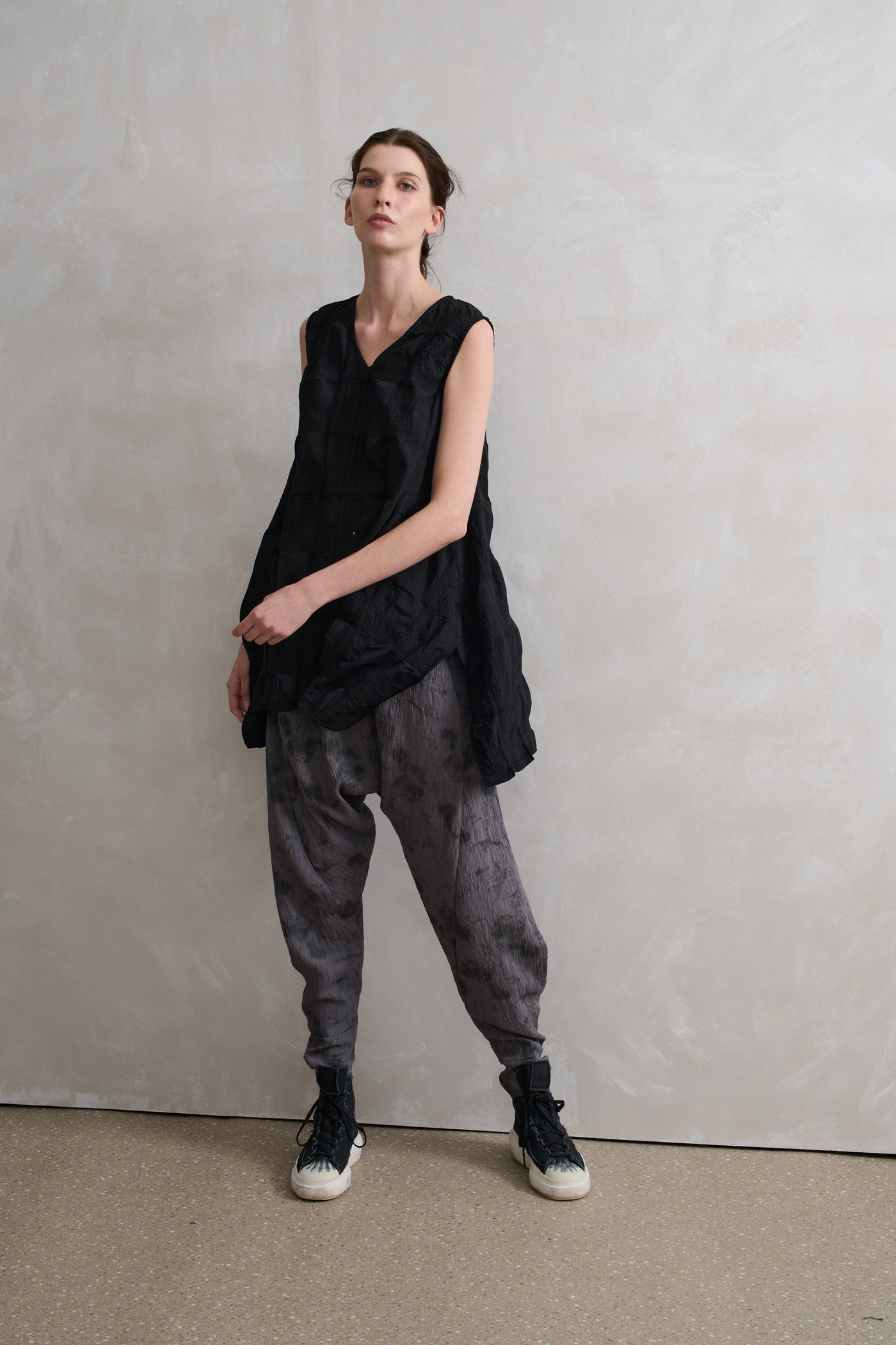 Vale and Ward - Tora pant. Obsidian.