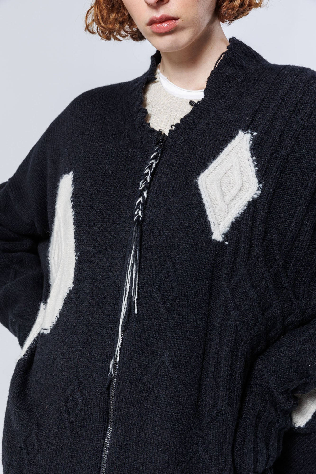 Serienumerica - SN3049. Black/White