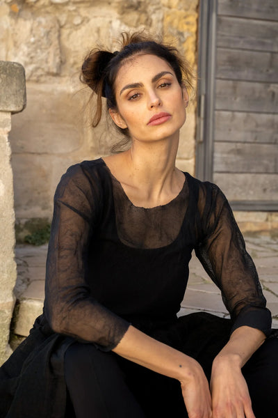 MegByDesign - Evie top, cotton mesh. Black.