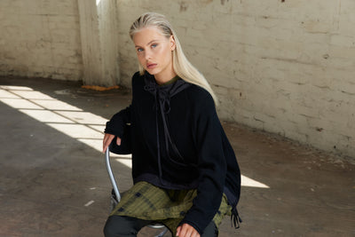 Vale and Ward - Penelope knit. Black.