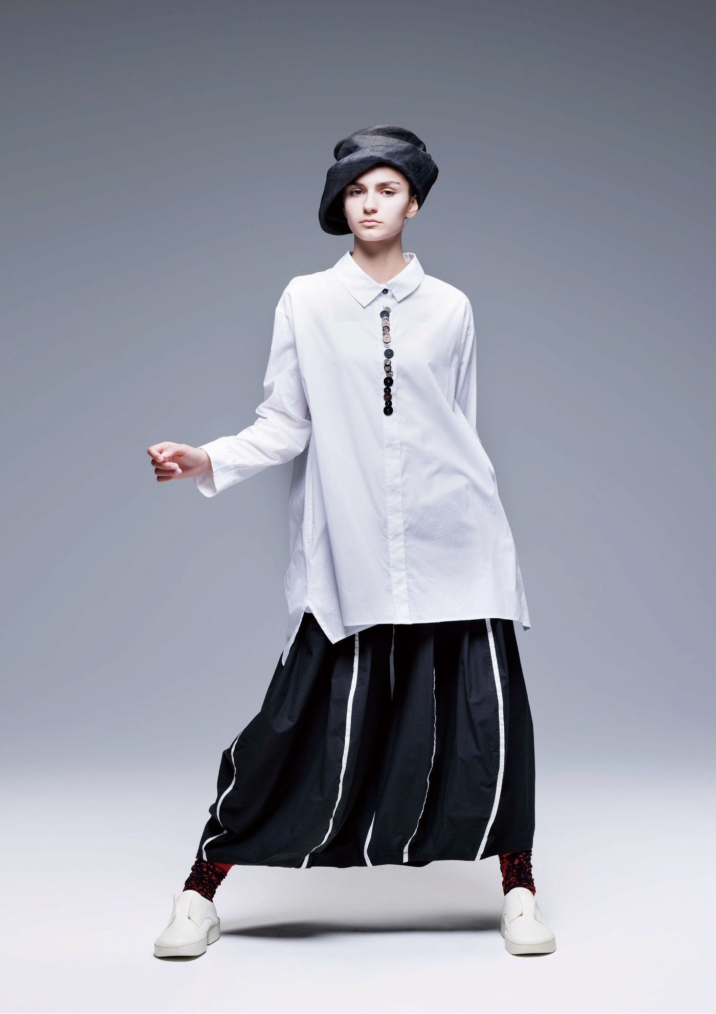 Moyuru - Shisho Skirt 633. Black/White.