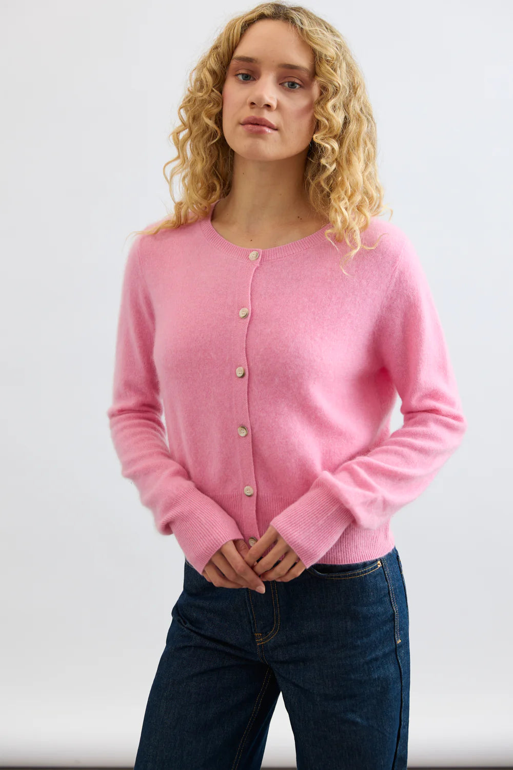 Mia Fratino - Sienna Cardi. Strawberry Ice.