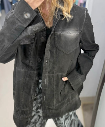 La Vaca Loca - Clave Jacket. Cold Black. (Light grey for style ref only).