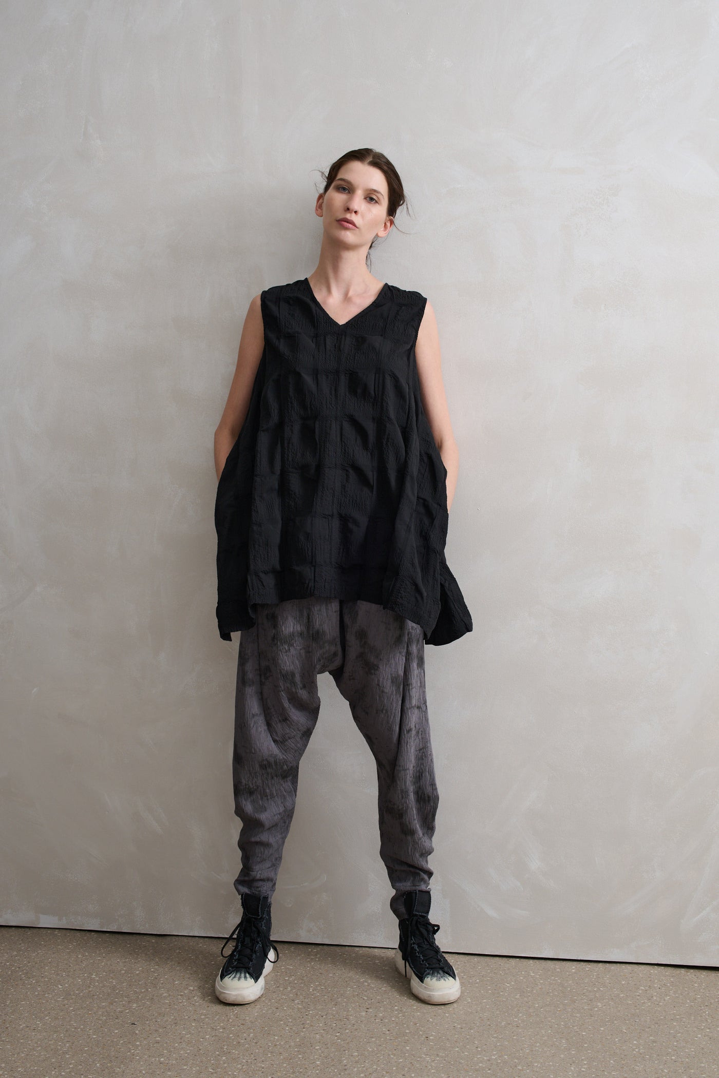 Vale and Ward - Tora pant. Obsidian.