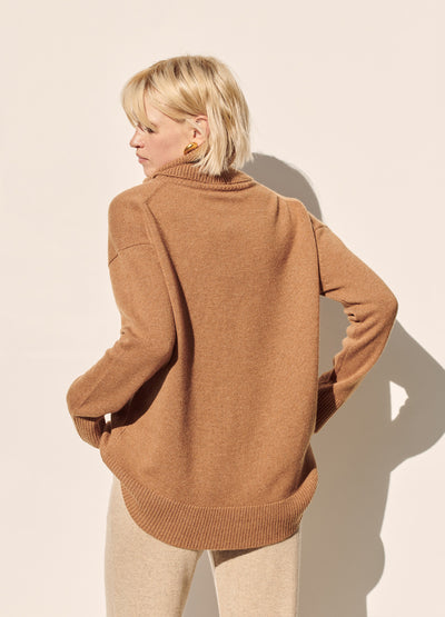Cashmerism - Chunky oversized  rollneck pullover. Vicuna.