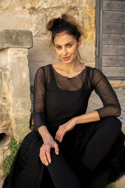 MegByDesign - Evie top, cotton mesh. Black.