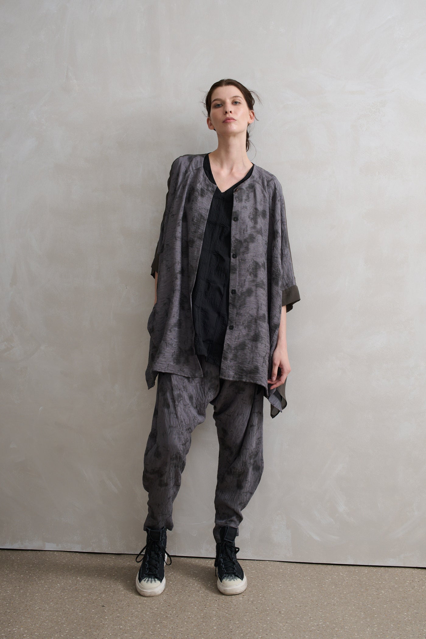 Vale and Ward - Tora pant. Obsidian.