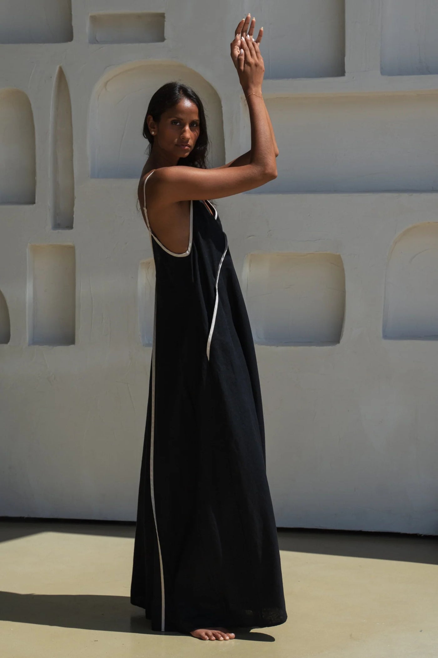 Lilly Pilly - Azalea Linen Dress. Black.