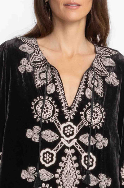 Johnny was - Liona velvet dress. Black.