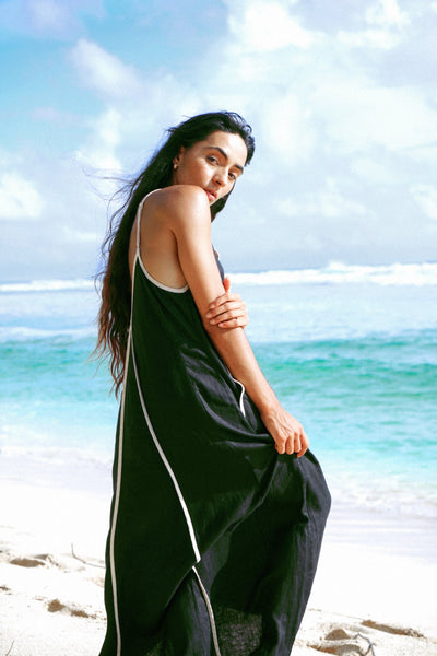 Lilly Pilly - Azalea Linen Dress. Black.