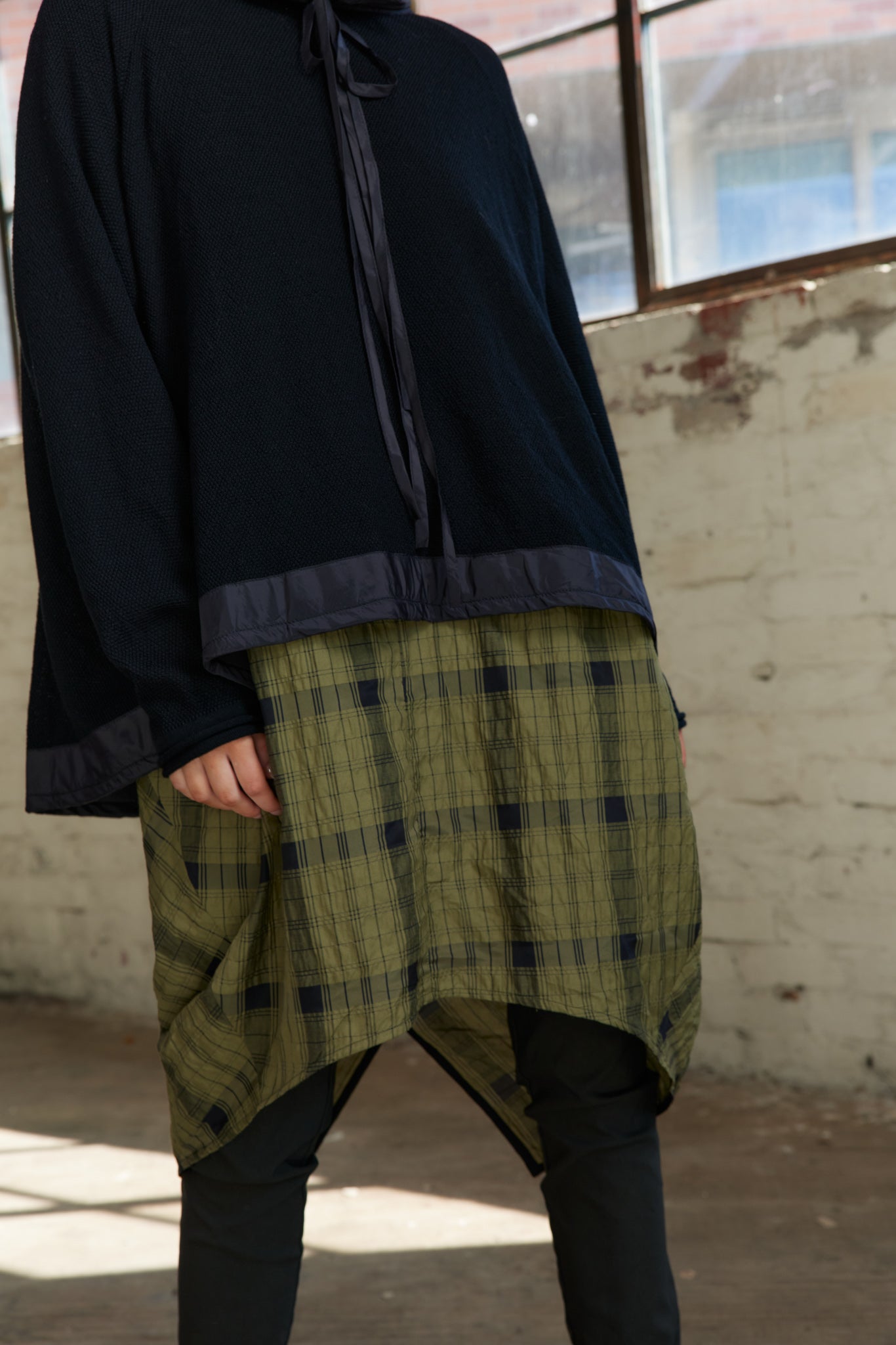 Vale and Ward - Penelope knit. Black.