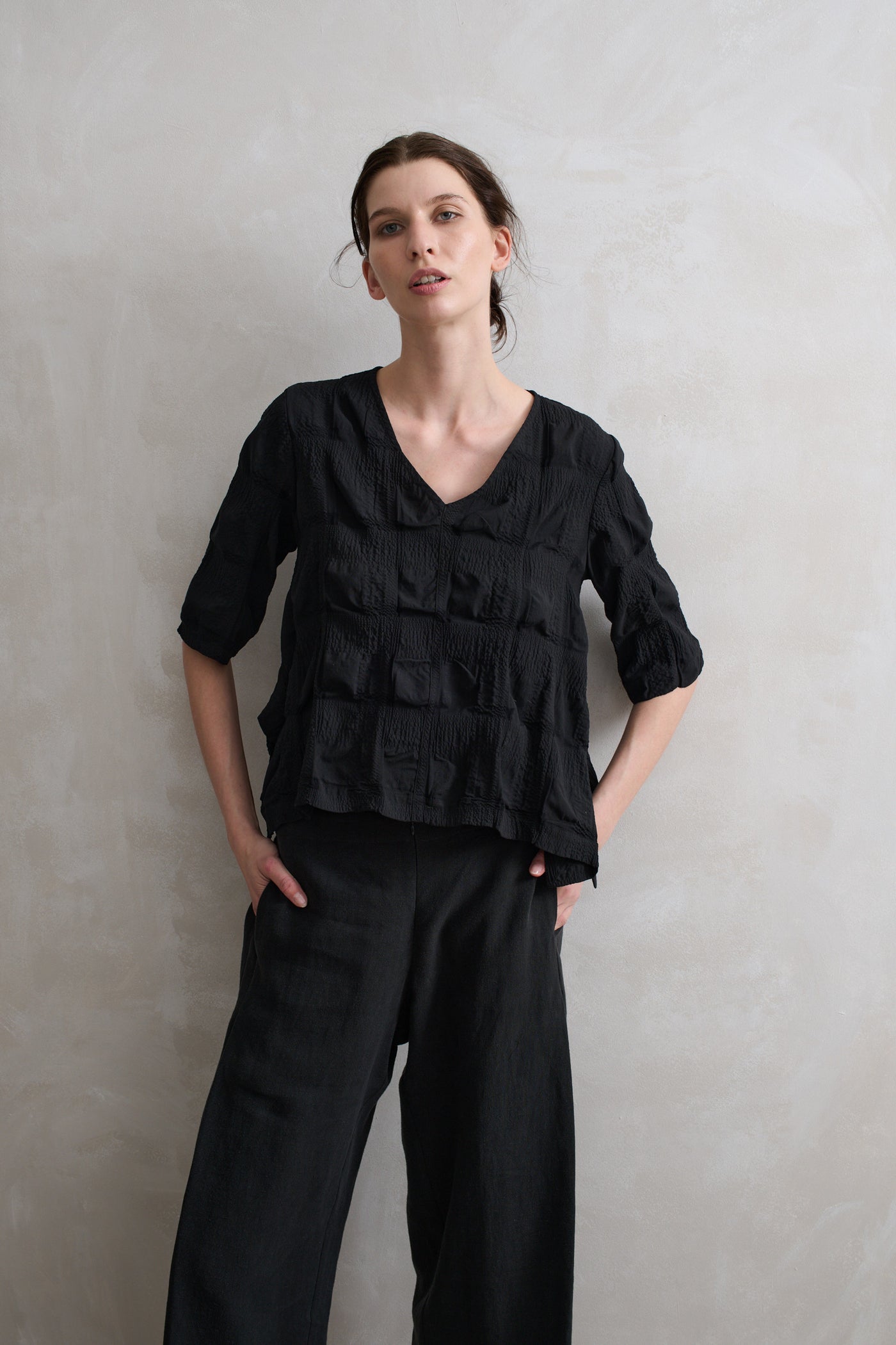 Vale and Ward - Mandy pant. Black Linen