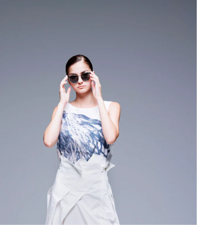 Moyuru - Pullover 448. White/Navy