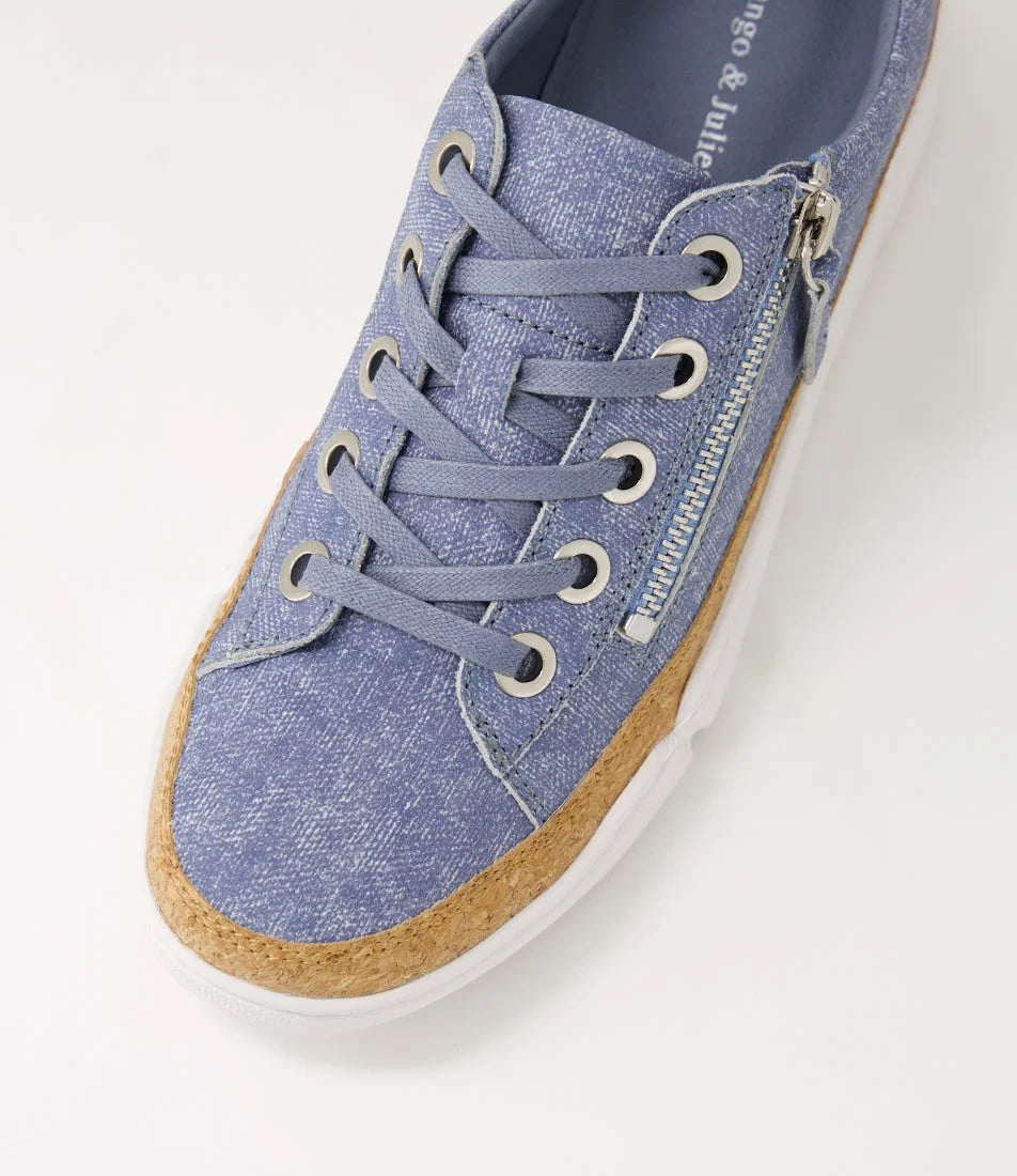 Django & Juliette - Torayne. Blue Denim/White.