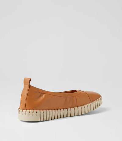 Django & Juliette - Heaton. Dark Tan/Almond Sole