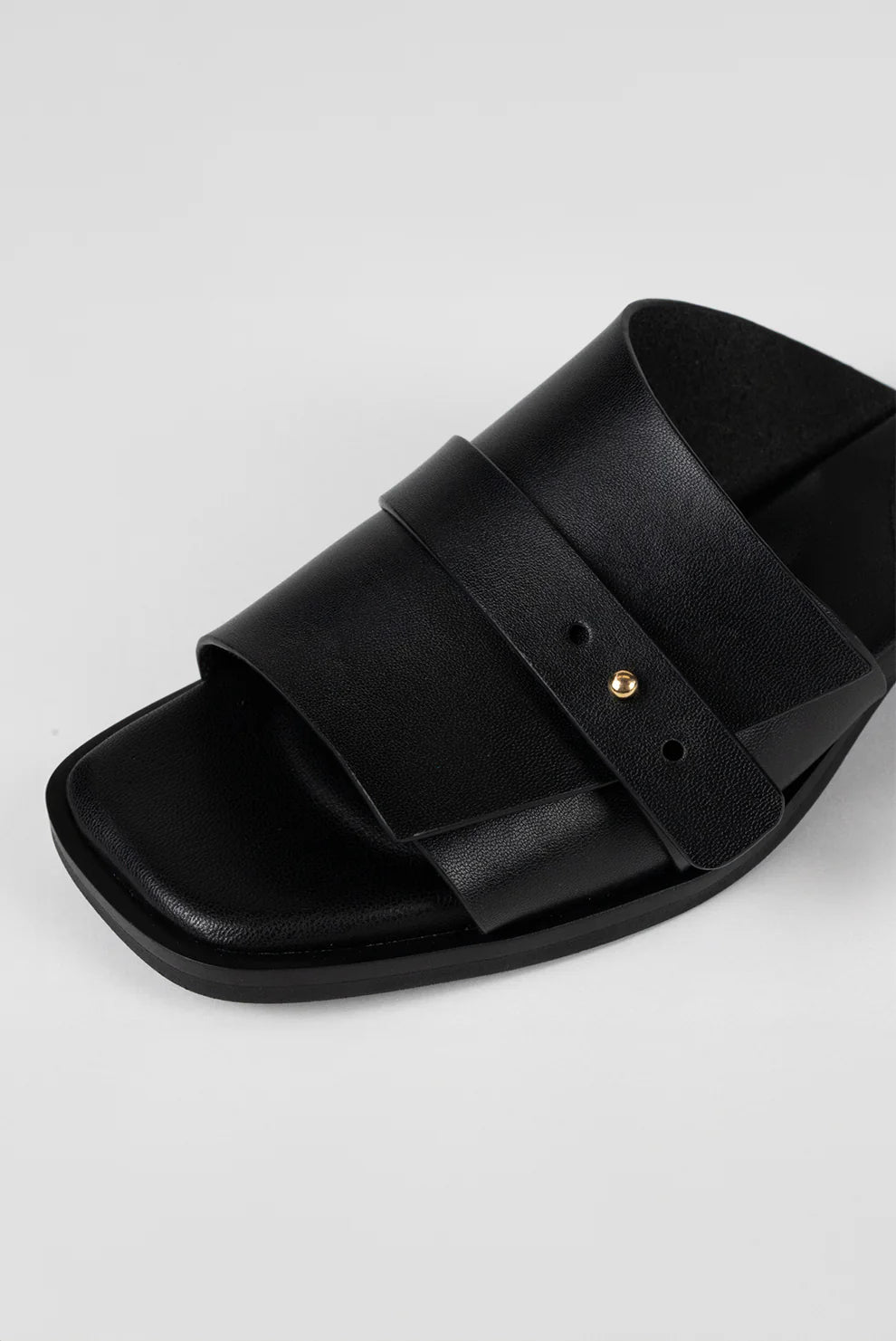 E'serdiv - The Asymmetric Slide. Black.