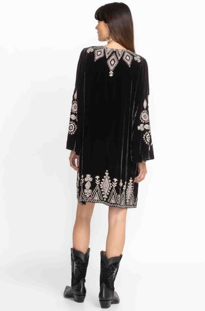 Johnny was - Liona velvet dress. Black.