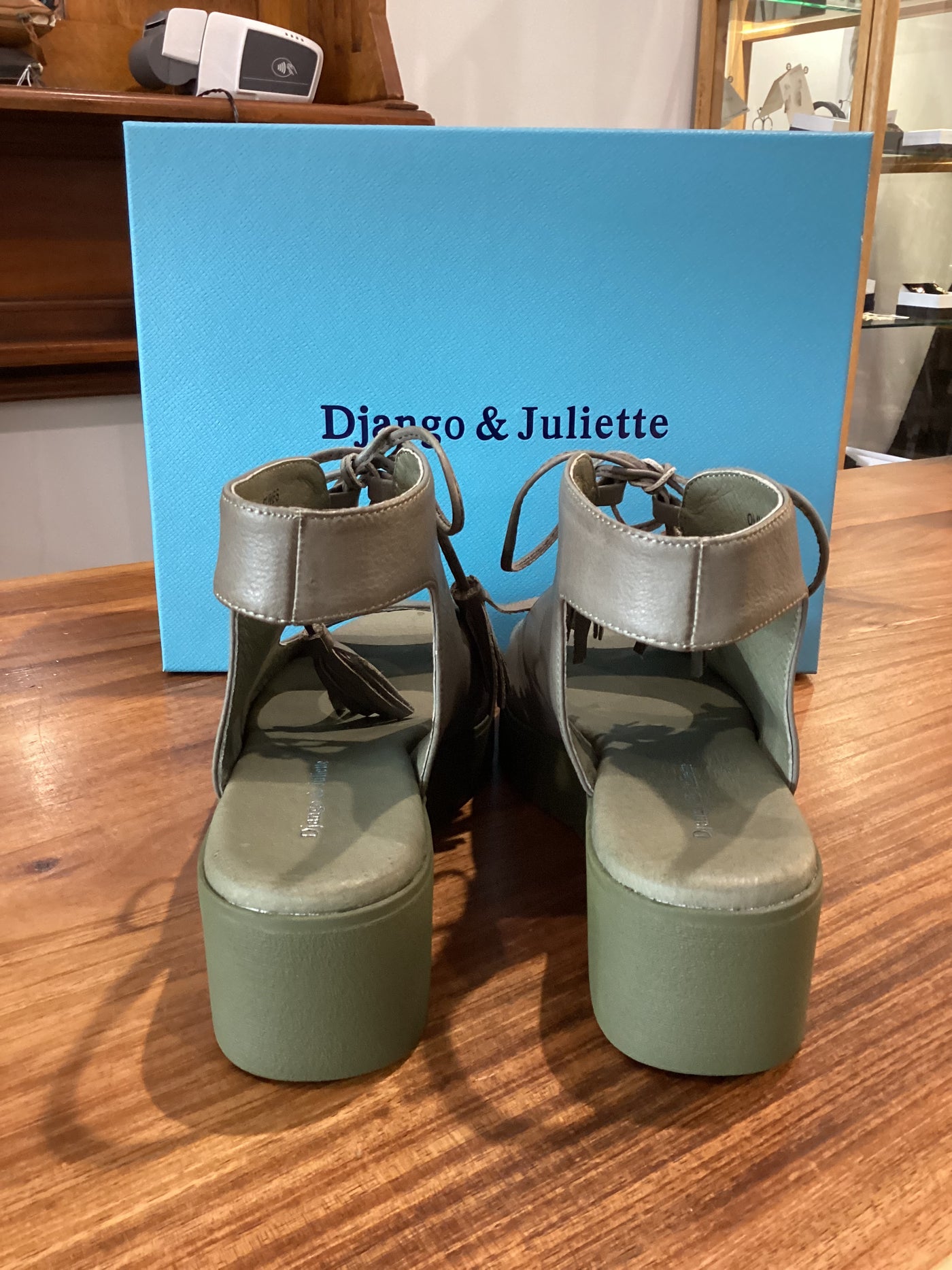 Django and Juliette - Olives Leather Sandals Olive