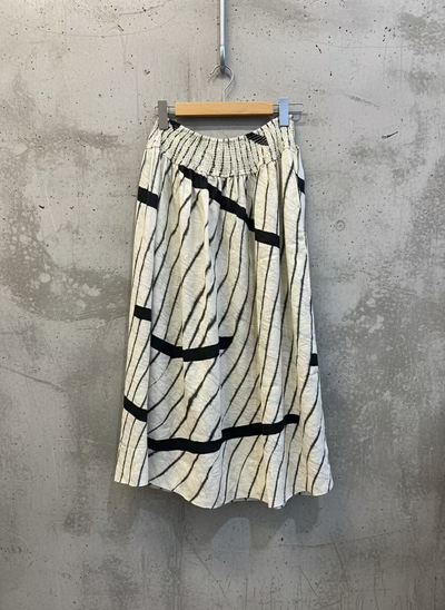 Naturals by O&J - GA624 Skirt. Isobars.