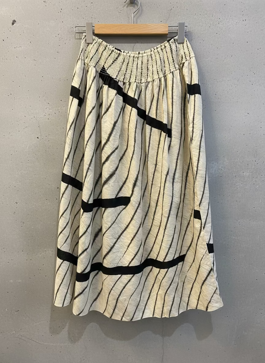 Naturals by O&J - GA624 Skirt. Isobars.