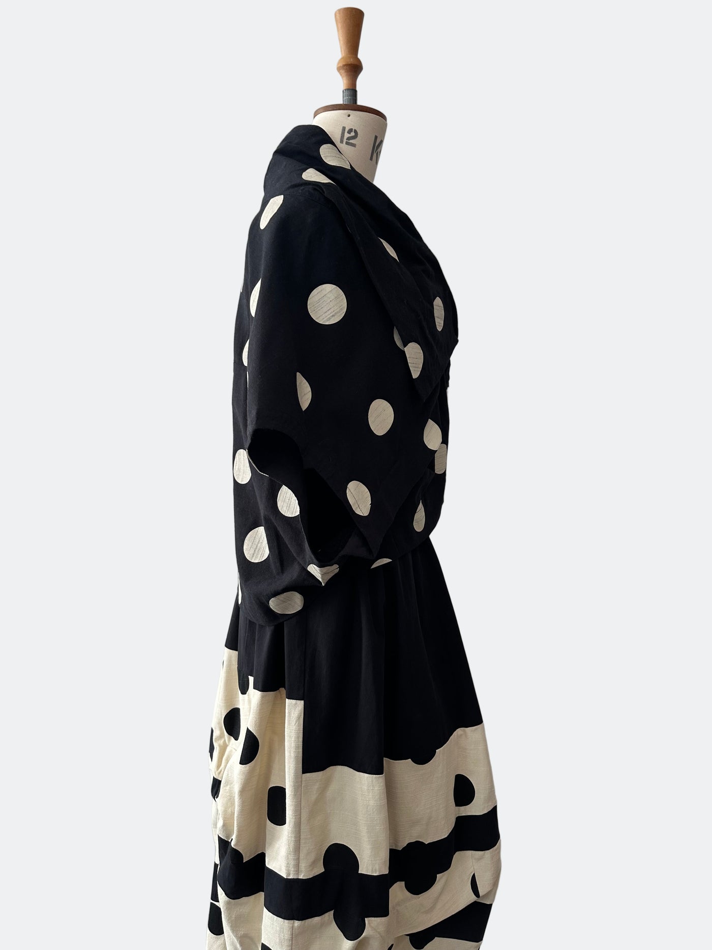 Moyuru - Miso Blouse 640. Black/Natural.