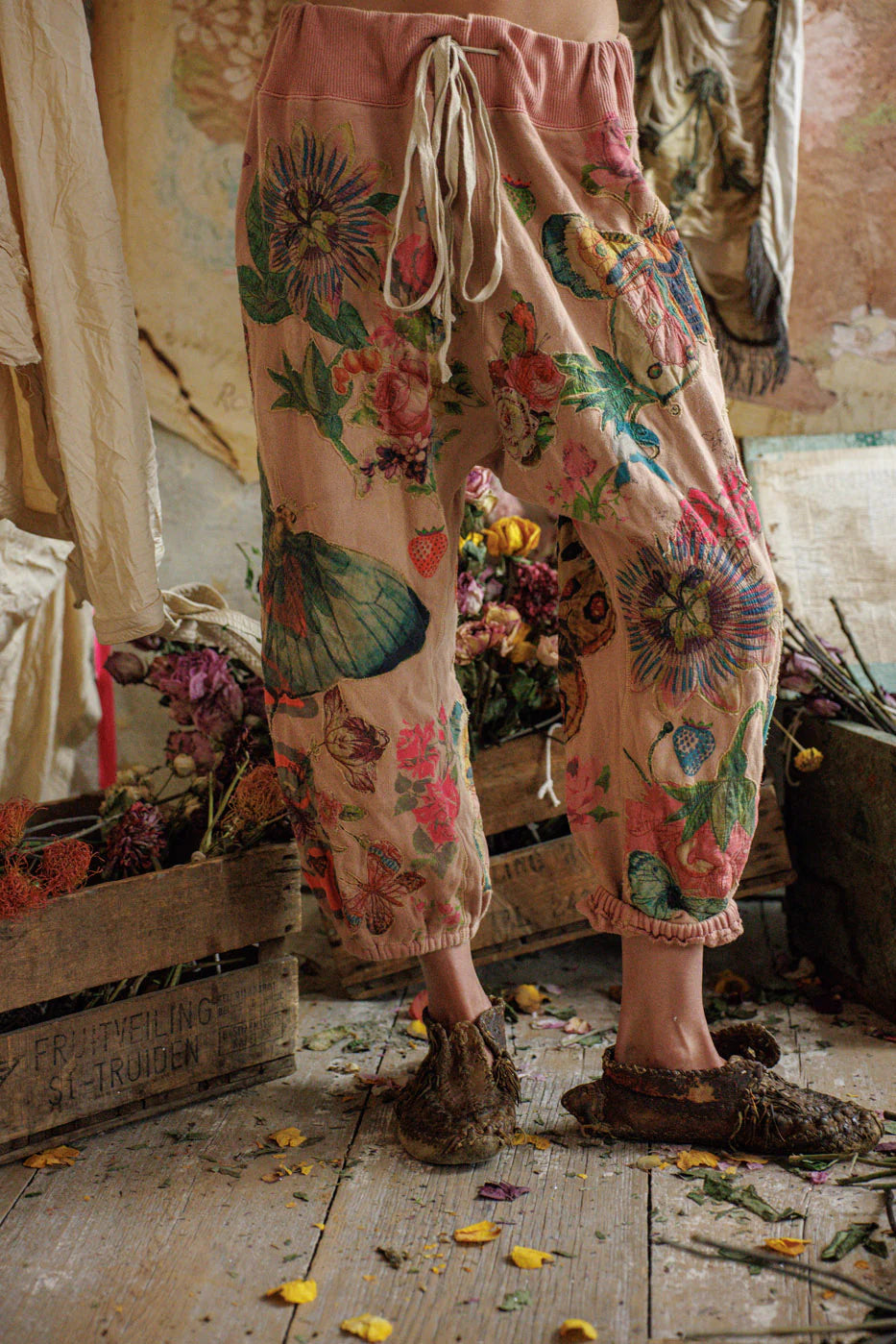 Magnolia Pearl - Applique La Jolla Joggers. Sunfaded Acai.