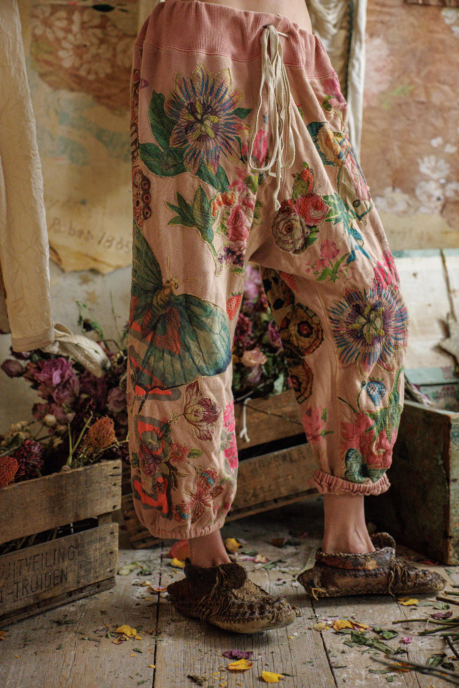 Magnolia Pearl - Applique La Jolla Joggers. Sunfaded Acai.