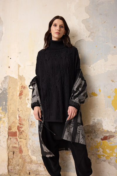 Vale and Ward - Quinn Knit 3D. Black