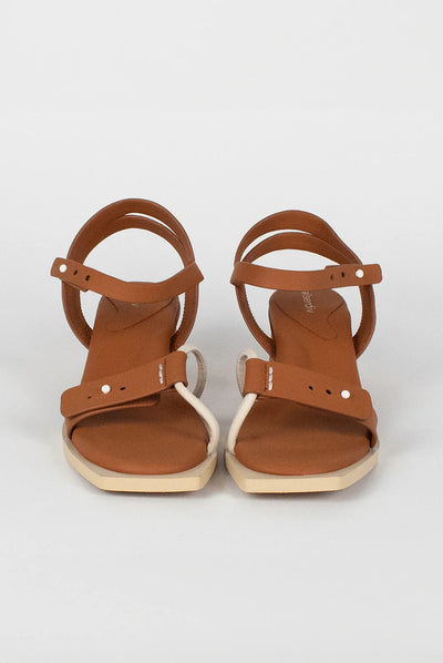 E'serdiv - The Squoval Sandal. Nutmeg.