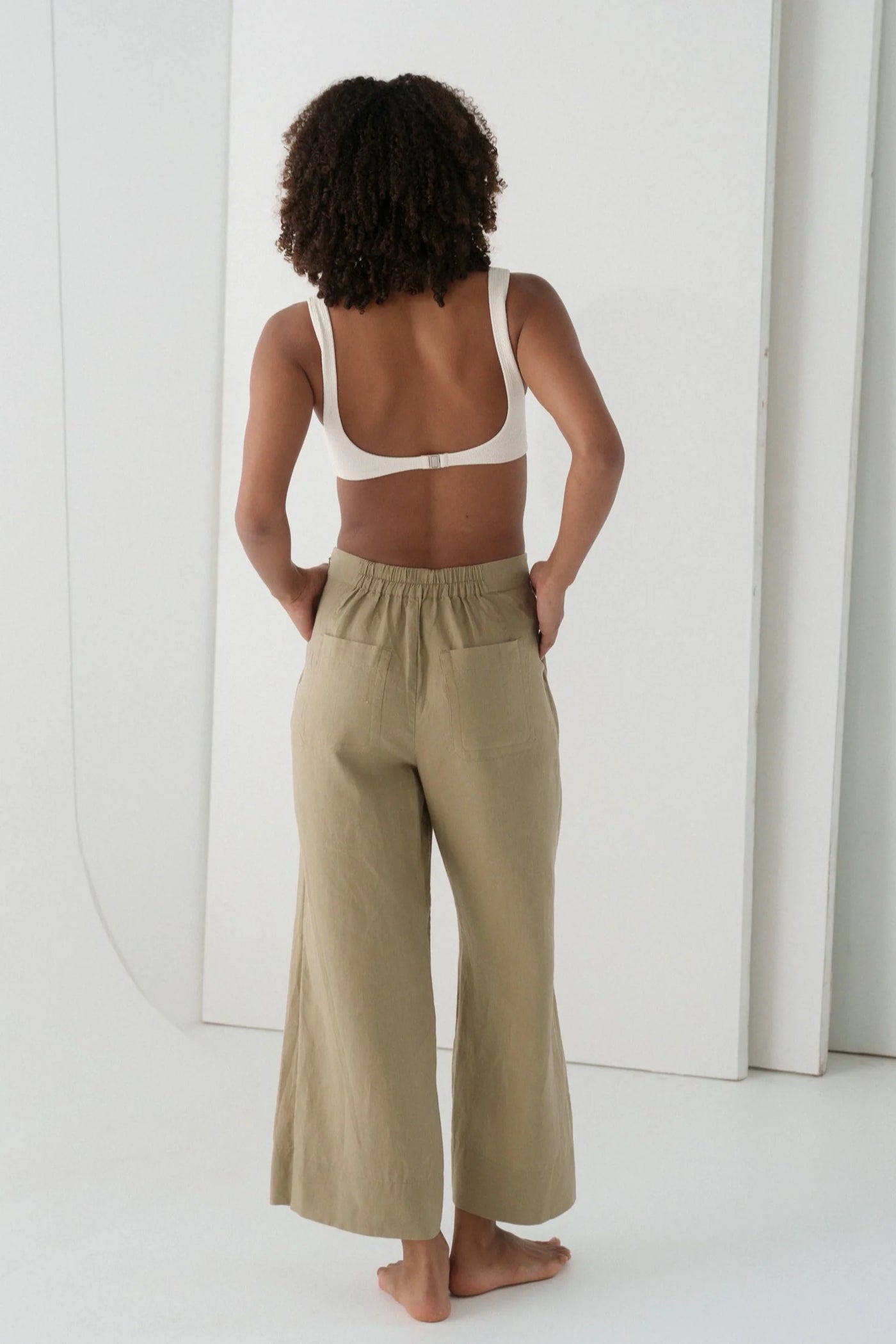 Lilly Pilly - Ivy Crop Pant. Taupe.