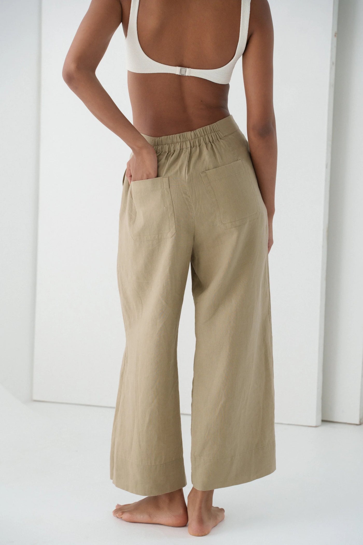 Lilly Pilly - Ivy Crop Pant. Taupe.