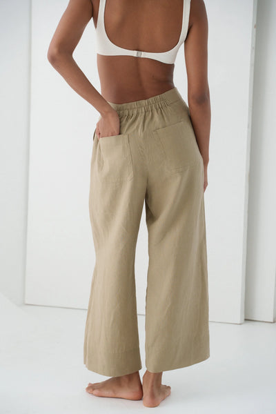 Lilly Pilly - Ivy Crop Pant. Taupe.