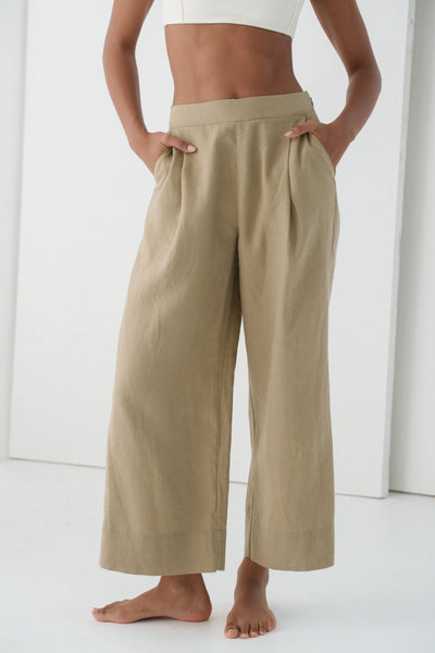 Lilly Pilly - Ivy Crop Pant. Taupe.