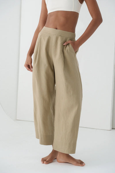 Lilly Pilly - Ivy Crop Pant. Taupe.