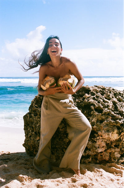 Lilly Pilly - Ivy Crop Pant. Taupe.